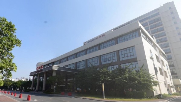 嘉立廣州中醫(yī)藥大學(xué)第三附屬醫(yī)院醫(yī)用電梯安裝項目案例