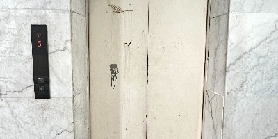 機(jī)械總有老化的時(shí)候，老舊電梯改造升級(jí)勢(shì)在必行