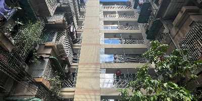 兩棟樓共用一臺加裝電梯