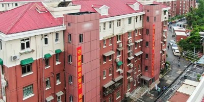 老舊小區(qū)成片加裝電梯，一次性簽約21臺(tái)